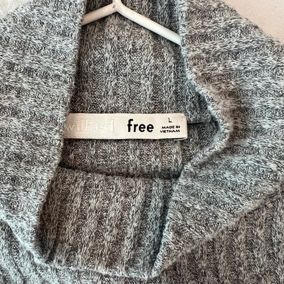 Aritzia Wilfred Free Tamu Grey Ribbed Turtleneck Sweater/Top - Picture 4 of 6